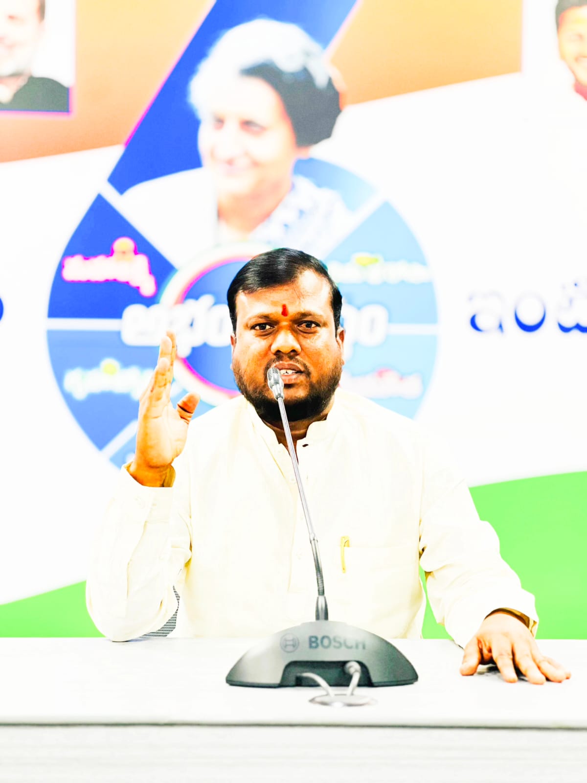 బీఆర్‌ఎస్‌ నేతలకు యువత గురించి మాట్లాడే నైతిక హక్కు లేదు:  - Additional Image